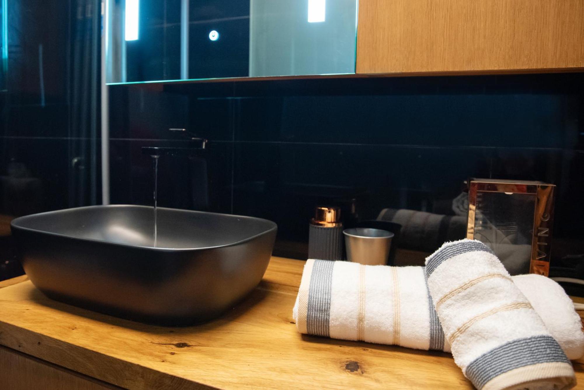 Apartment Centre Luxury Close To Metro And Hospitals Athens